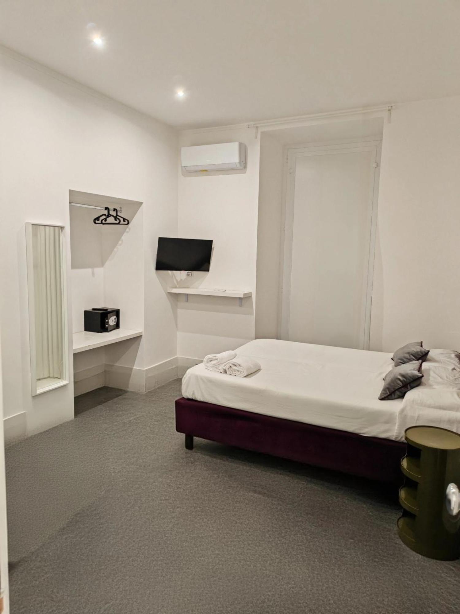 อาร์ต สตรีท โฮเทล Hotel เนเปิลส์ ภายนอก รูปภาพ